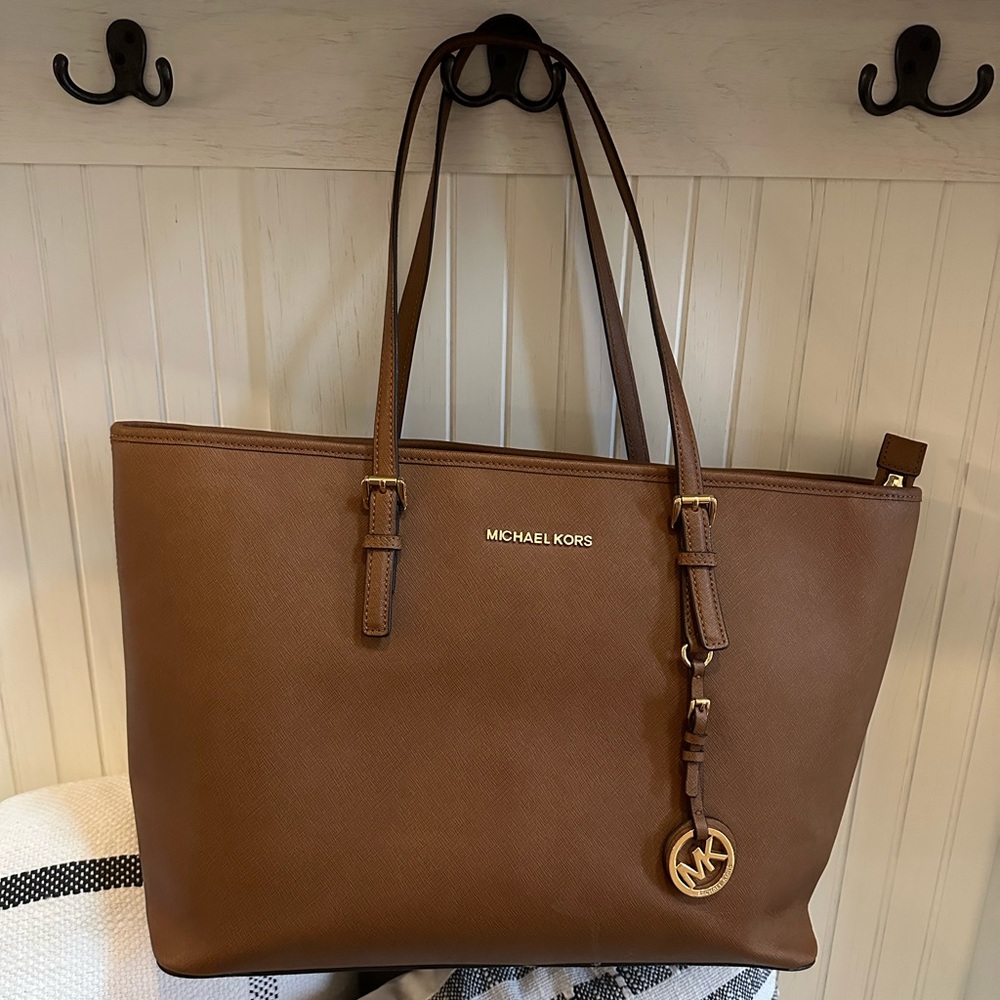 Michael Kors Saffiano Tote - Large